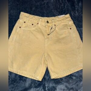 💛Zara Midrise bermuda short
